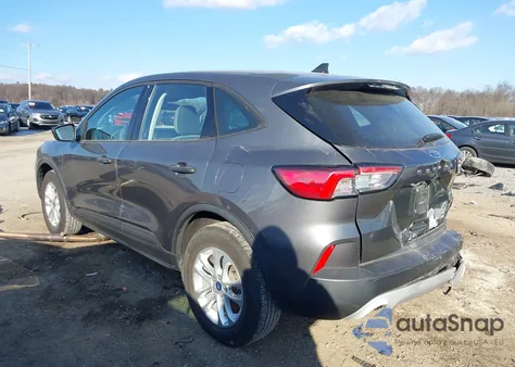 2022 Ford Escape S z USA, uszkodzony, nr VIN 1FMCU9F65NUA06373